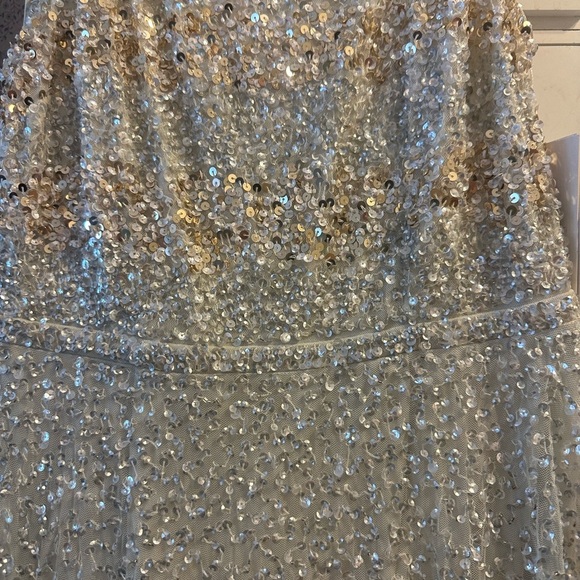 (164/278) BNWT MAC DUGGAL Light Gold Embellished Scoop Neck Tiered Gown 10883 - Picture 8 of 12